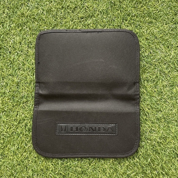 2023 Honda CR-V Hybrid Owners Manual - Picture 15 of 16